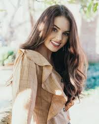 Avatar: Elizabeth Thomas